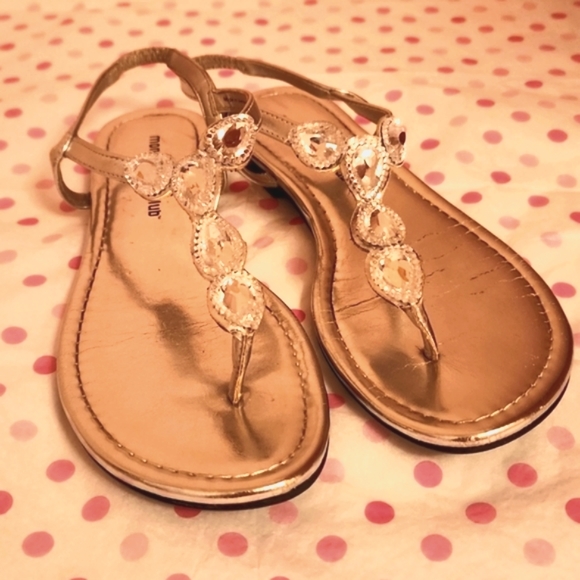 Montego Bay Club Silver thong flat sandal - sz 5.5 - Picture 1 of 7